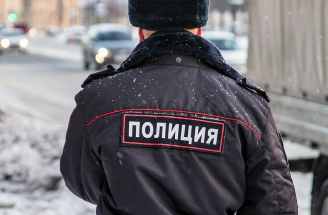 Полиция задержала людей за посещение кладбища